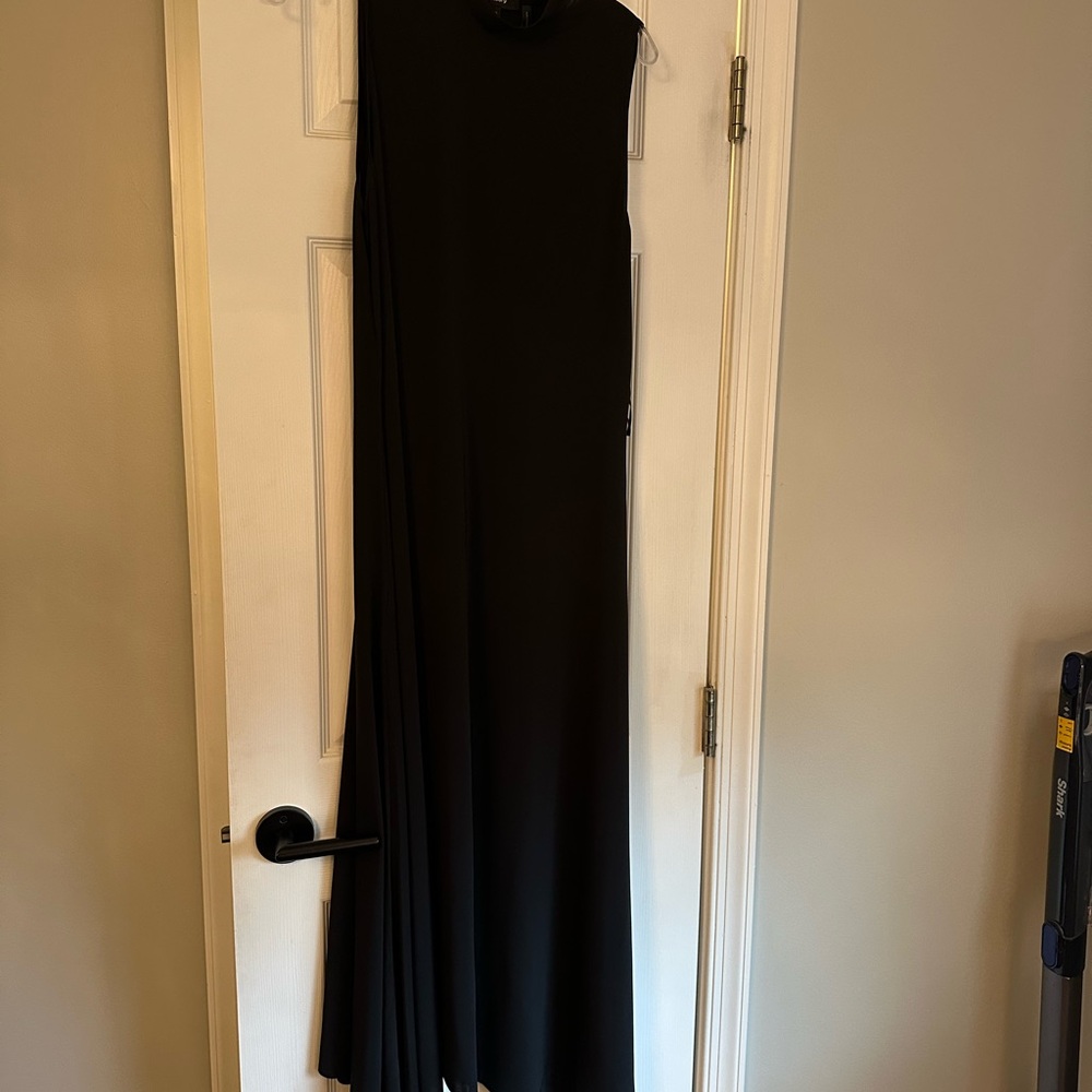 Black midi dress. Elegant Black Sleeveless Gown